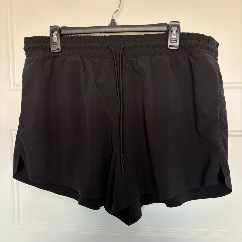 Athleta Black Women’s Athletic Short
